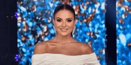 هيلدا خليفة تلفت الأنظار بإطلالة عفوية وسط الطبيعة