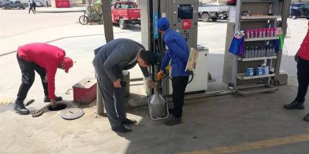 حملات تموينية مكثفة بالسادات لضبط الأسواق.. وتحرير 20 محضرًا لمخالفات متنوعة