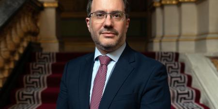 «القاهرة في قلب الوساطة».. السفير البريطاني يشيد بجهود مصر لوقف الحرب بين إيران وأمريكاo9