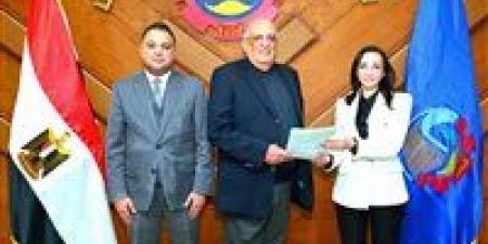 انطلاقة جديدة لملف التقنين.. البحيرة تسلم أول عقود وفق القانون 168
