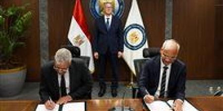 525 مليون دولار استثمارات و600 ألف طن سنويًا.. وزير البترول يشهد توقيع عقد توريد خام الفوسفات لمجمع السخنة الجديد