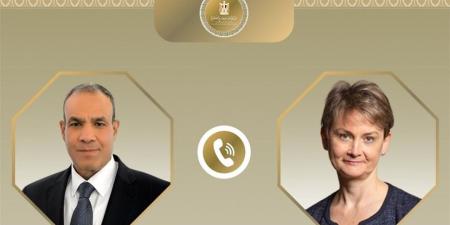 وزير الخارجية يبحث مع نظيرته البريطانية مستجدات الأوضاع الإقليمية وجهود خفض التصعيد