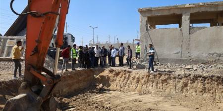 بعد دهس طفل.. محافظ السويس يتابع إنشاء أول مركز إيواء للكلاب الضالة وفق معايير إنسانية