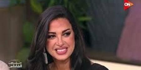 إلهام وجدي: ياسمين عبد العزيز بتضيف لأي فنان وبتخليه ينور جنبها