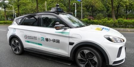 تعطل مفاجئ لأكثر من 100 سيارة أجرة ذاتية القيادة فى ووهان يثير القلق