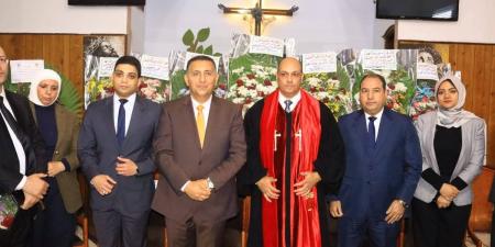 محافظ القليوبية ومدير الأمن يهنئان الكنيسة الإنجيلية ببنها بعيد القيامة المجيد