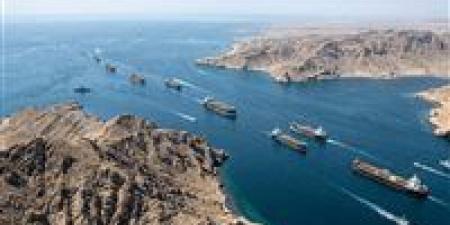 "بحرية" الحرس الثوري الإيراني تتعهد بمنع عبور السفن الحربية في هرمز