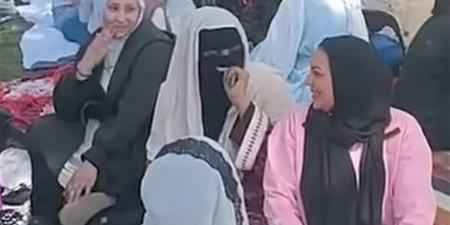 بالزغاريد والغناء.. شاهد احتفالات المصرين بشم النسيم (فيديو)