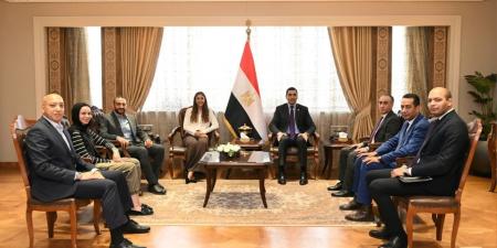 وزير الشباب يكرم هانيا الحمامي بطلة الجونة للاسكواش