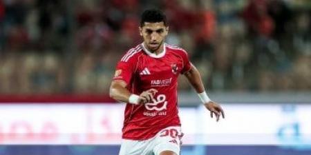 كوكا ينتظم فى التدريبات الجماعية للأهلي بعد التعافى من الإجهاد العضلى