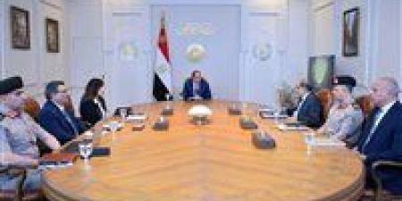 الرئيس السيسي يجتمع مع وزيرة الإسكان.. ويوجه بوضع جداول زمنية مُحددة لإنهاء المشروعات الجاري تنفيذها