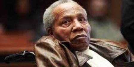 زعماء الجريمة يكتبون مذكراتهم.. كيف وثق كبار المجرمين حياتهم