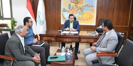 نائب محافظ الفيوم يناقش آليات تشغيل مشروع "الدراجات التشاركية" بقرية تونس
