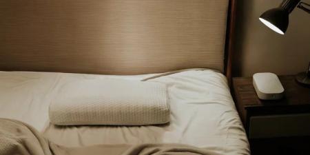 وسادة يابانية ذكية تغير وضعية النوم وتحسن الشعور عند الاستيقاظ