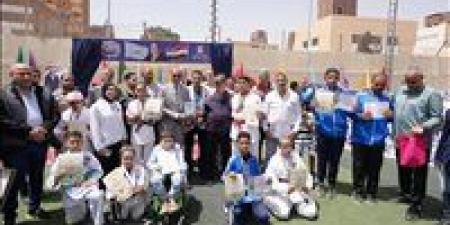 محافظ أسيوط يكرم أبطال المحافظة الرياضيين بعد إنجازات عربية ودولية ويؤكد علي دعم الموهوبين