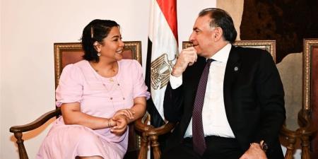 محمد فودة يحتفي بعودة شيرين عبدالوهاب.. ويؤكد: صوت مصر الأول