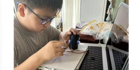 طفل صيني 14 عاما يبتكر محرك طائرة نفاثة بجهوده الذاتية