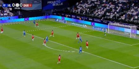 الهلال ضد ضمك.. ملخص اهداف ونتيجه مباراة الهلال وضمك في دوري روشن السعودي بعد مرور 15 دقيقة
