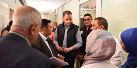 جولة مفاجئة لنائب وزير الصحة بالقليوبية تحاسب المقصرين وتدعم الجادين