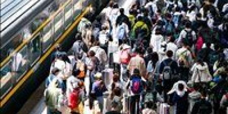 «استعدادا للسفر في عيد العمال».. الصين تطلق 158 مليون رحلة بالسكك الحديدية