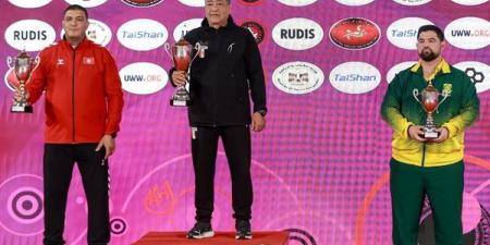 منتخب المصارعة الحرة تحت 20 سنة يتوج بكأس البطولة الأفريقية