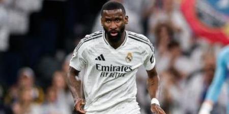 أزمة جديدة تهز ريال مدريد.. روديجر يصفع كاريراس