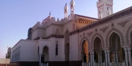 مدير مديرية أوقاف قنا يشهد فعاليات الدورة العلمية لتأهيل 100 إمام