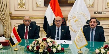 رئيس محكمة النقض يوقع مذكرة تفاهم مع الجامعة الأمريكية في الإمارات