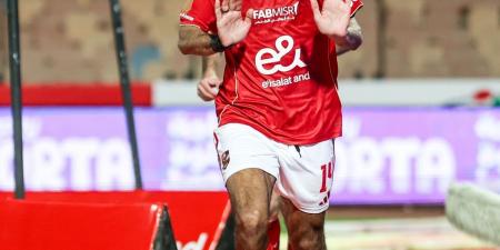 الأمور في طريقها للتجديد.. مصدر بالأهلي يكشف تطورات مفاوضات تجديد عقد حسين الشحات مع النادي