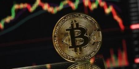 بيتكوين تتراجع دون 81 ألف دولار وسط حالة حذر فى الأسواق