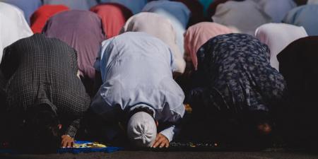 مواقيت الصلاة اليوم السبت 9 مايو 2026 في محافظات مصر