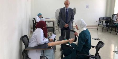 رئيس جامعة بني سويف الأهلية يتابع سير امتحانات العملي للفصل الدراسي الثاني