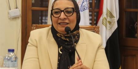 نائب رئيس جامعة عين شمس تفتتح فعاليات الملتقي البيئى السنوى الأول لكلية الآداب