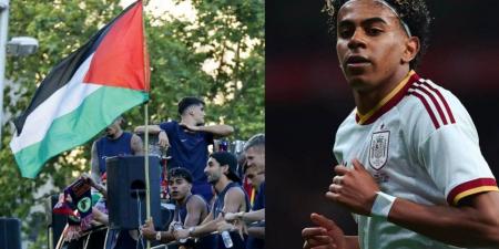 لامين يامال يرفع علم فلسطين خلال احتفالات برشلونة بلقب الدوري الإسباني