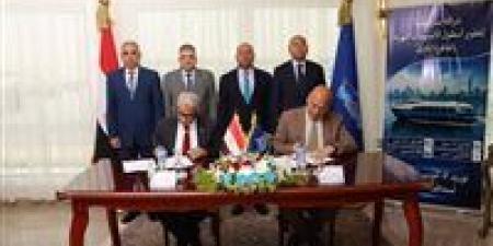 وزير النقل يشهد توقيع عقد اتفاق لبناء وتوريد 5 أتوبيسات نهرية تعمل بمنظومة الدفع الكهربائي
