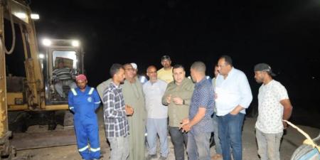 رئيس مياه البحيرة يتفقد النقطة الثانية لربط خط صلاح العبد بالطريق الصحراوي