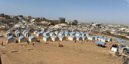 بدء أعمال إنشاء وتجهيز مركز إيواء للنازحين الفلسطينيين شمال غزة