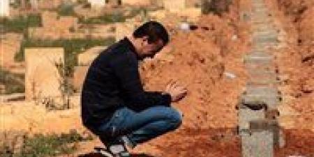 هل يشعر الميت بمن يزوره؟.. أستاذ فقه يُجيب بأدلة قاطعة