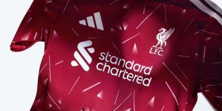 فى غياب محمد صلاح.. ليفربول يكشف عن قميصه الجديد فى الموسم المقبل