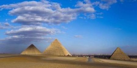 من الزلازل إلى فروع النيل المندثرة.. 5 دراسات علمية تكشف أسرار الأهرامات