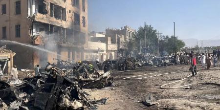 عاجل|«اصطدم بسيارة محملة بالمتفجرات».. عشرات القتلى والمصابين في انفجار قطار بباكستان