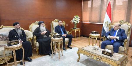 الأنبا بولا وأسقف المحلة الكبرى يهنئان محافظ الغربية بعيد الأضحى المبارك