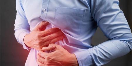 أعراض القولون العصبي بعد تناول الطعام.. علامات مزعجة تظهر فور الأكل