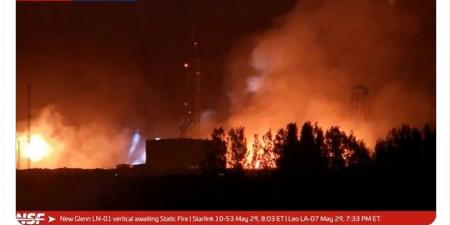 ما قصة صاروخ "نيو جلين" الذي انفجر على منصة الإطلاق في فلوريدا؟