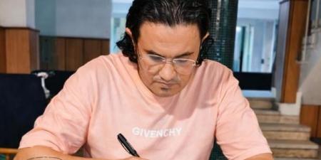 "اتصل بنا فجرا".. رمضان محمد يكشف اللحظات الأخيرة في اختيار حماقي لـ"سيبه يا قلبي"