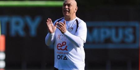 حسام حسن يطمئن على المنظومة الدفاعية لمنتخب مصر قبل موقعة بلجيكا فى المونديال