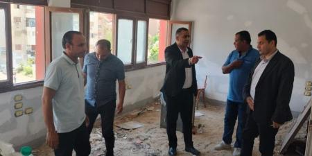 وكيل "شباب القليوبية" يتابع أعمال تطوير الإنشاءات ورفع كفاءة البنية التحتية