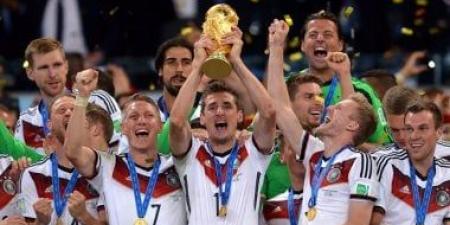 من عرش كلوزه إلى أسطورة شيلتون.. 10 أرقام مهددة بالسقوط في كأس العالم