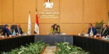 وزيرة الإسكان تتابع موقف مشروعات مياه الشرب والصرف الصحي بمحافظة القليوبية ومدينة العبور