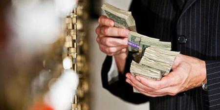 غسيل الأموال.. كيف تتحول "الفلوس الحرام" إلى ثروة مشروعة؟